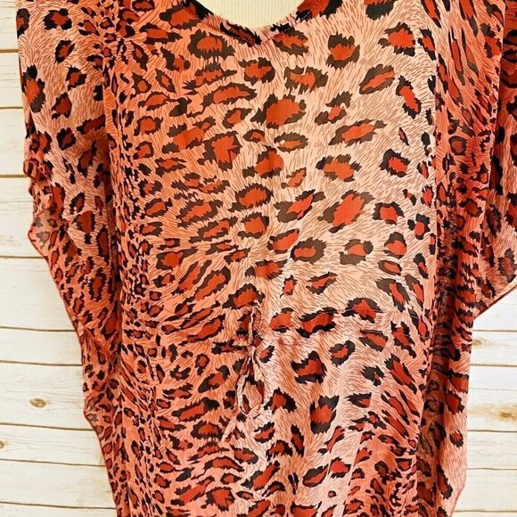 CASTAWAY Women Short Batwing Sleeve Pull Over Animal Print Shirt Size 14/XL-NWT - Picture 4 of 11
